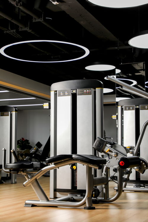 一体器械健身设施运动器械器材健身房摄影图 ST摄影